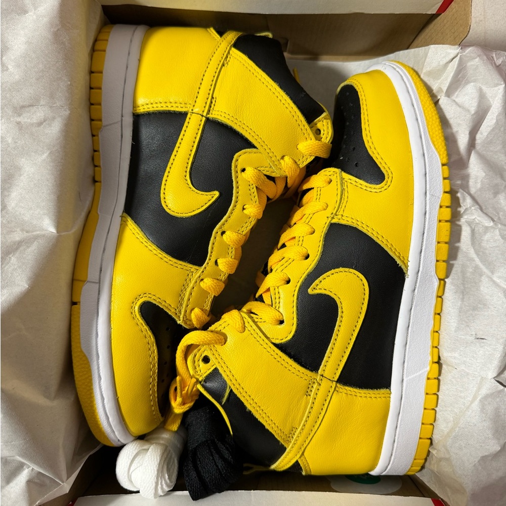 Women’s Nike Dunk High Black Yellow - Picture 1 of 3